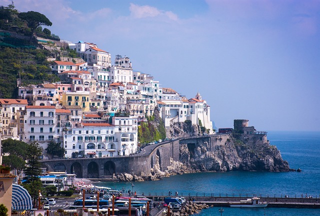 Amalfi Escapes with Lemon Trees and Sea-Cliff Privacy