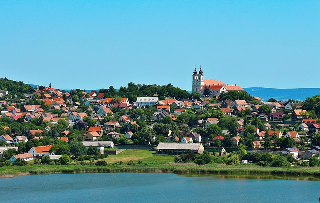 Balaton weekends filled with soft water light and slow summer air