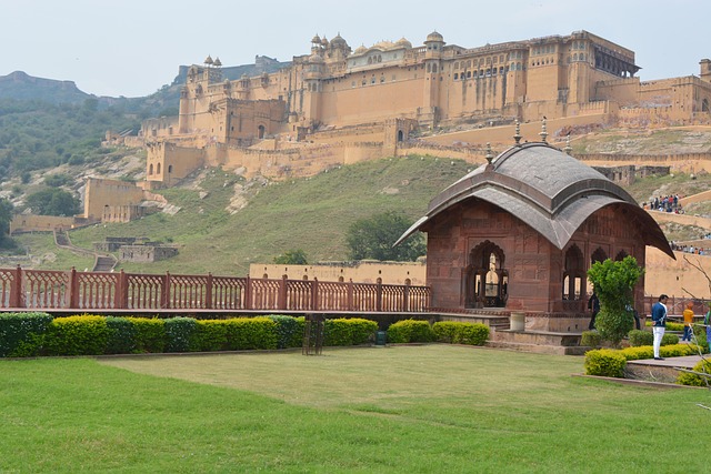 Desert-gold journeys in Rajasthan for old forts and lantern warmth