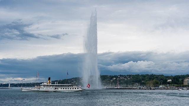 Geneva Waterfront Address with Cosmopolitan Ease and Polished Calm