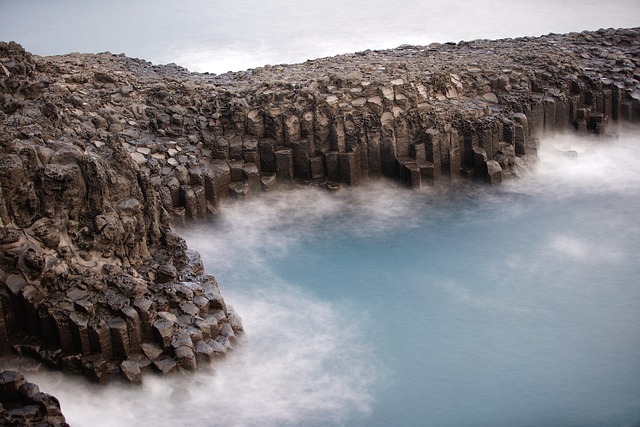 Jeju Ocean Retreats with Volcanic Backdrops and Low-Noise Comfort