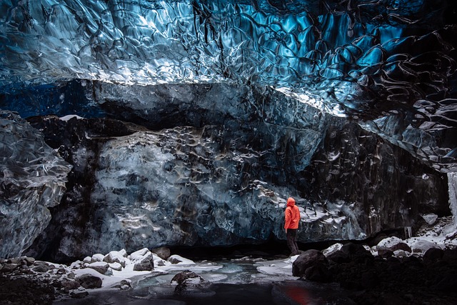 Lavastill travel in Iceland for road-trip wonder and elemental calm