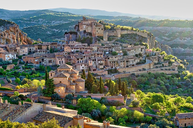 Lavender-country weekends in Provence for village quiet and hilltop air