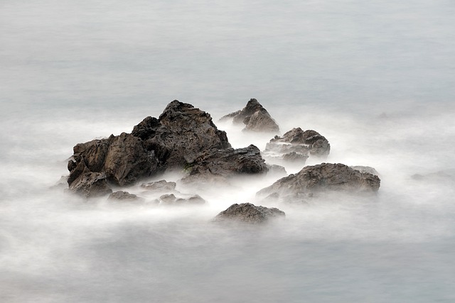 Moody-Scotland Hotels Wrapped in Stone, Mist, and Firelight