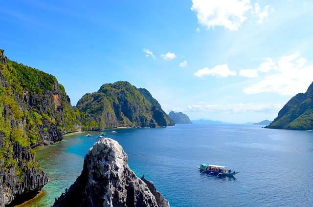 Palawan Island Stay for Barefoot Simplicity and Blue-Water Days