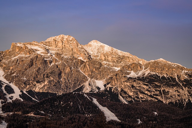 Romanian mountain sanctuaries for pine air and scenic peace