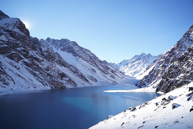 Slovenian alpine-water sanctuary with crisp reflection and mountain ease