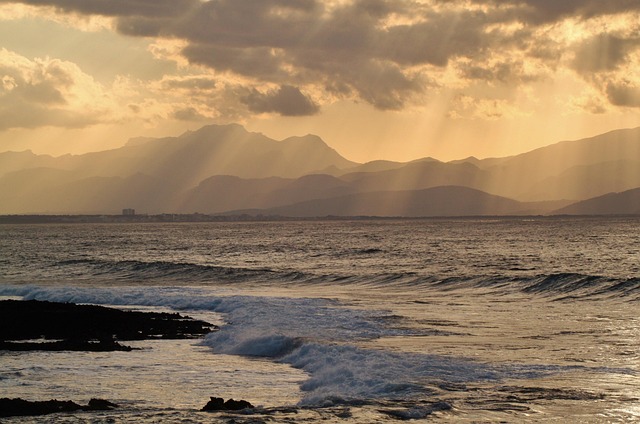 South African coastal refuge with dramatic beauty and green-soft quiet
