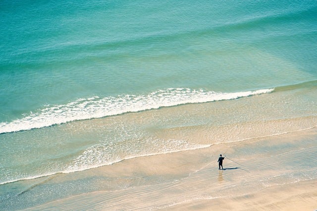 Templelight travel across Thailand for calm mornings and bright coastal days
