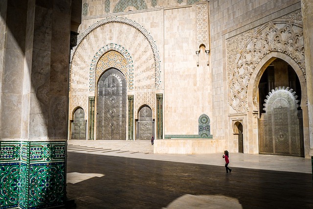 Uzbek courtyard sanctuaries for shade, tiles, and tea-slow evenings