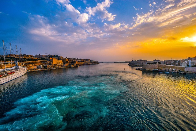 Valletta Honey-Stone Escape with Harbour Breeze and Mediterranean Glow