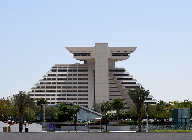 Waterfront Hotels in Qatar with Cosmopolitan Ease and Clean Design